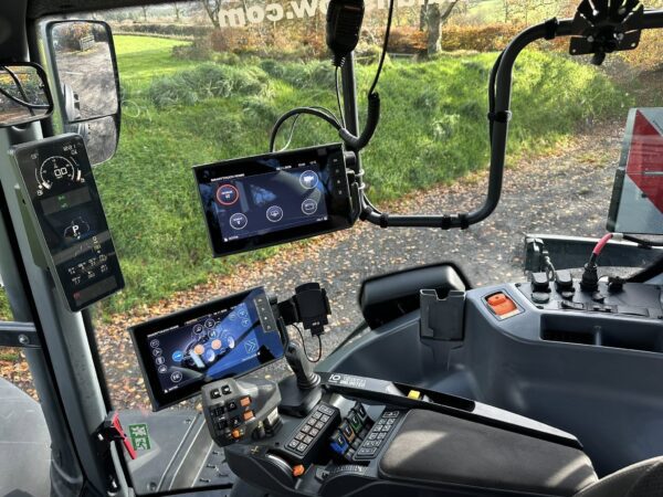 Valtra Q305 unlimited tractor – EX HIRE – 1000 hrs with 5yrs 0% finance and warranty