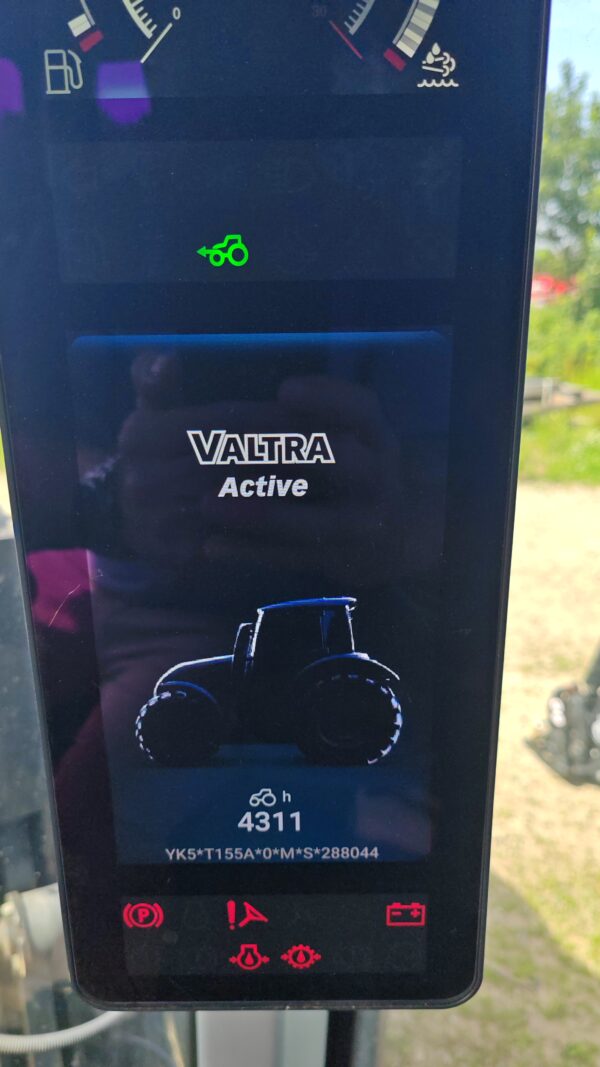 Valtra T155 Active & loader – 4311 hours – 72 reg
